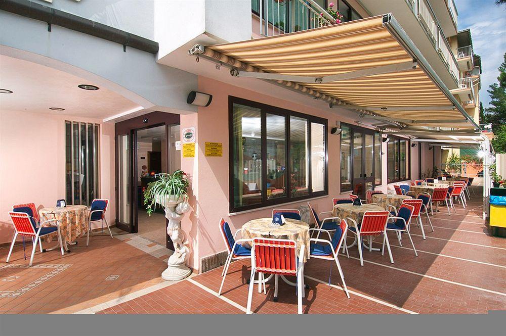 Hotel Bel Sogno Rímini Exterior foto